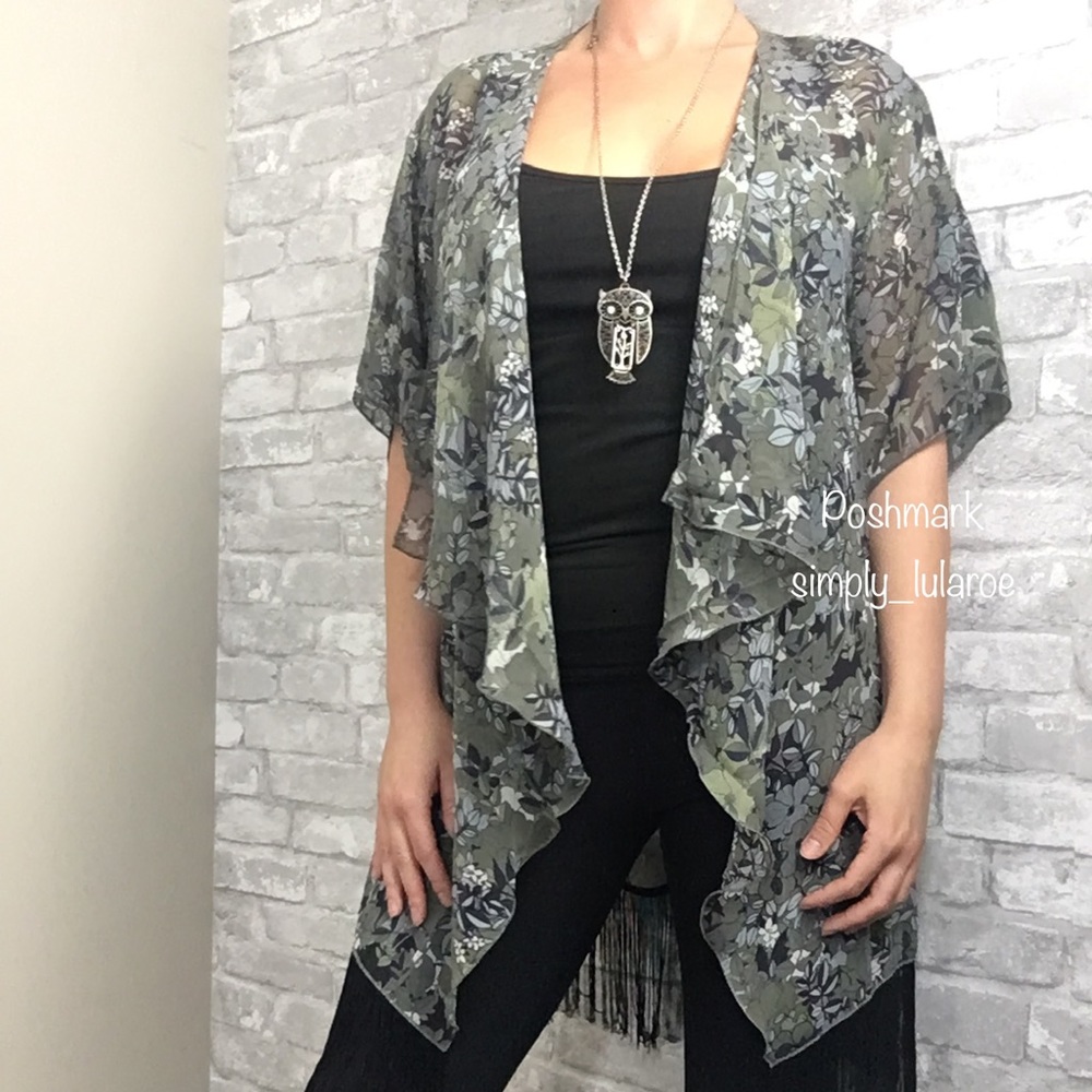 LuLaRoe floral Monroe kimono with fringe